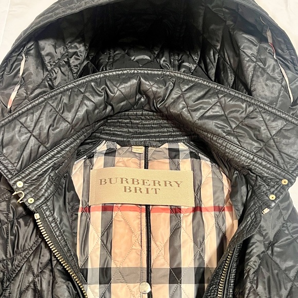 Burberry Brit Quilted Coat size M with Hood-NO BELT!! - Picture 4 of 14